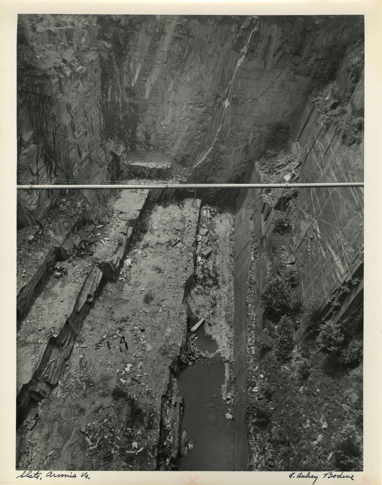32-220 (click for large image)